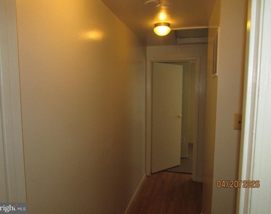1518 1/2 W Lexington Street Sw - Photo Thumbnail 4