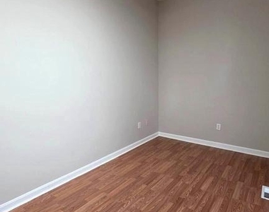 539 N Luzerne Avenue - Photo Thumbnail 19