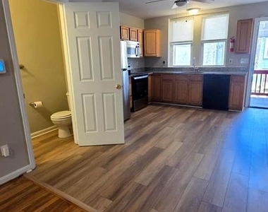 539 N Luzerne Avenue - Photo Thumbnail 3