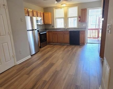 539 N Luzerne Avenue - Photo Thumbnail 4