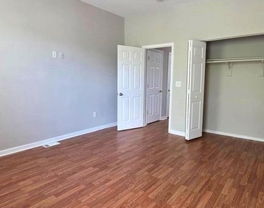 539 N Luzerne Avenue - Photo Thumbnail 15