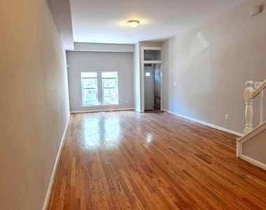 539 N Luzerne Avenue - Photo Thumbnail 2