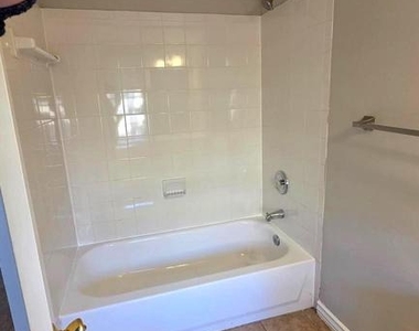 539 N Luzerne Avenue - Photo Thumbnail 29