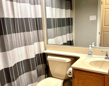 2700 Summerview Way - Photo Thumbnail 13