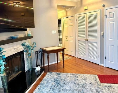 2700 Summerview Way - Photo Thumbnail 9