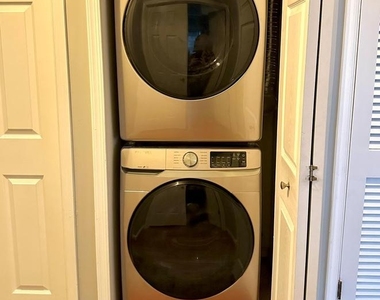 2700 Summerview Way - Photo Thumbnail 10