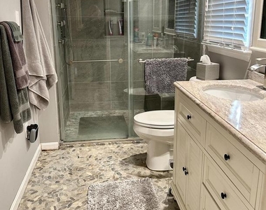 2700 Summerview Way - Photo Thumbnail 16