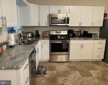 636 Hammond Drive - Photo Thumbnail 4
