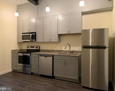 833 N Market Street - Photo Thumbnail 3