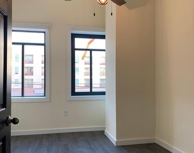 833 N Market Street - Photo Thumbnail 7