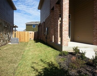2504 Mcdonald Way - Photo Thumbnail 9
