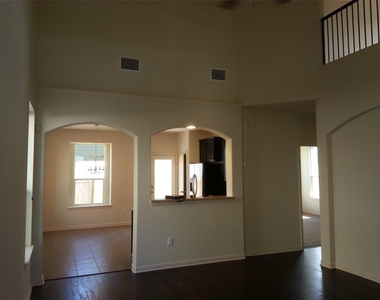 2504 Mcdonald Way - Photo Thumbnail 14