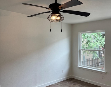 2124 Burton Dr - Photo Thumbnail 10