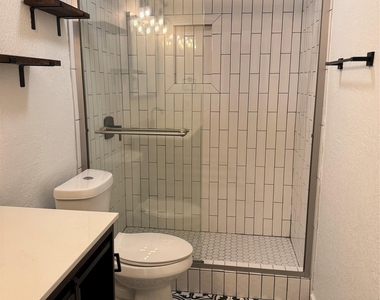 2124 Burton Dr - Photo Thumbnail 19