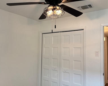2124 Burton Dr - Photo Thumbnail 15