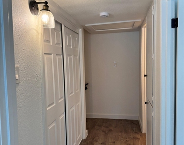 2124 Burton Dr - Photo Thumbnail 16