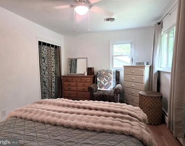 4 Carolee Drive - Photo Thumbnail 12