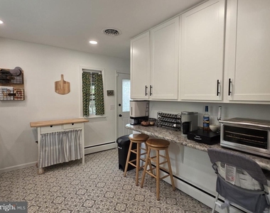 4 Carolee Drive - Photo Thumbnail 9