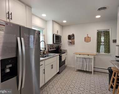 4 Carolee Drive - Photo Thumbnail 8