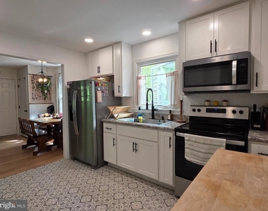 4 Carolee Drive - Photo Thumbnail 10