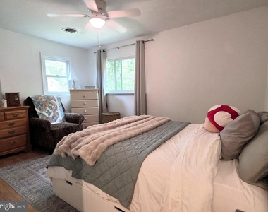 4 Carolee Drive - Photo Thumbnail 11