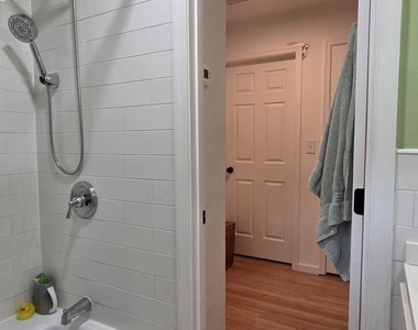 4 Carolee Drive - Photo Thumbnail 17