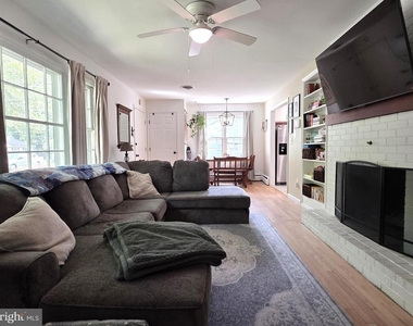 4 Carolee Drive - Photo Thumbnail 6