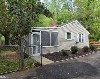 4 Carolee Drive - Photo Thumbnail 3