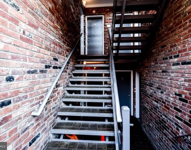 1386 Bryant Street Ne - Photo Thumbnail 2