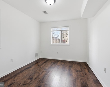 506 Eastern Avenue Ne - Photo Thumbnail 11
