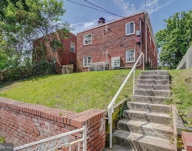 506 Eastern Avenue Ne - Photo Thumbnail 1