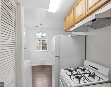 506 Eastern Avenue Ne - Photo Thumbnail 9