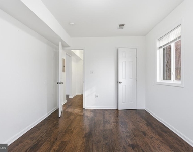 506 Eastern Avenue Ne - Photo Thumbnail 10