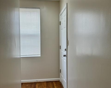 1913 Rosedale Street Ne - Photo Thumbnail 5