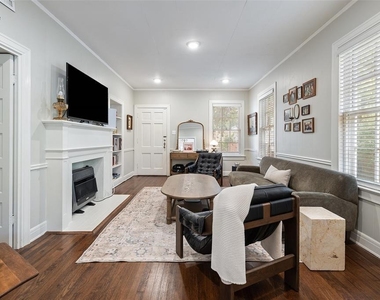 1804 Pearl St - Photo Thumbnail 4