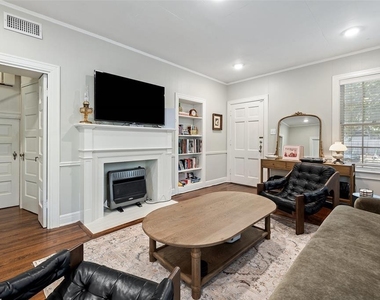 1804 Pearl St - Photo Thumbnail 5