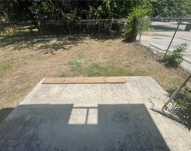 1085 Linde Ave - Photo Thumbnail 5