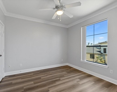 7701 Rialto Blvd - Photo Thumbnail 21