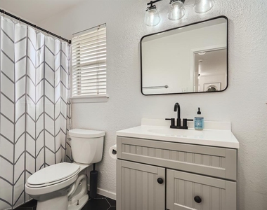 7701 Copano Dr - Photo Thumbnail 22
