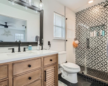7701 Copano Dr - Photo Thumbnail 19