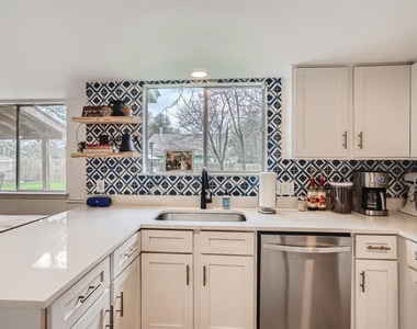 7701 Copano Dr - Photo Thumbnail 11