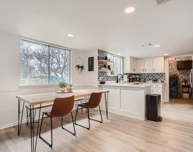 7701 Copano Dr - Photo Thumbnail 9