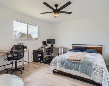 7701 Copano Dr - Photo Thumbnail 24
