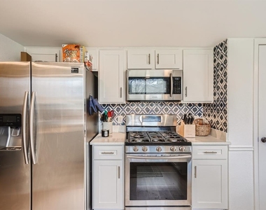 7701 Copano Dr - Photo Thumbnail 13