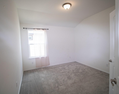 2105 Ebony Dove St - Photo Thumbnail 19