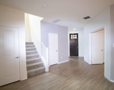 2105 Ebony Dove St - Photo Thumbnail 9