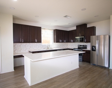 2105 Ebony Dove St - Photo Thumbnail 8