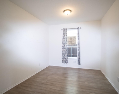 2105 Ebony Dove St - Photo Thumbnail 2