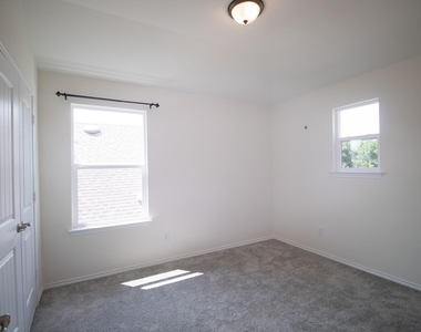 2105 Ebony Dove St - Photo Thumbnail 17