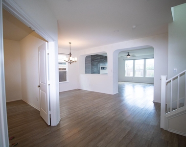 2105 Ebony Dove St - Photo Thumbnail 1